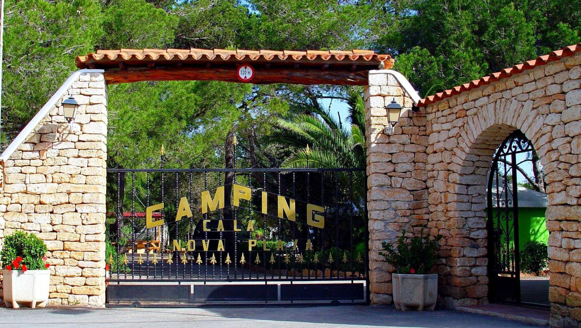 Camping Cala Nova Es Cana 외부 사진