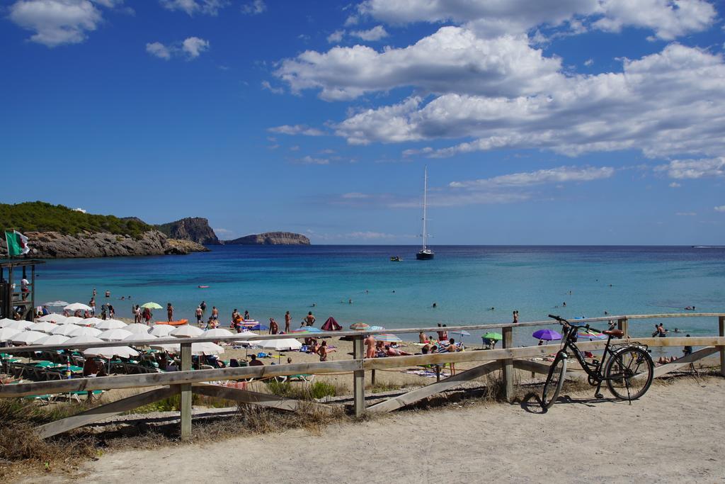 Camping Cala Nova Es Cana 외부 사진