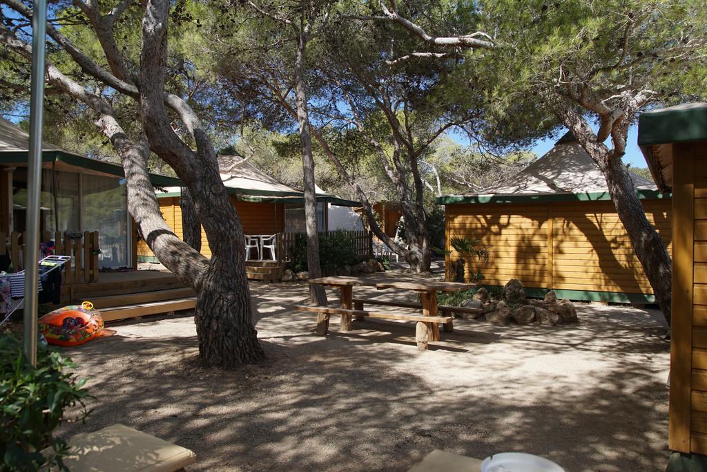 Camping Cala Nova Es Cana 외부 사진